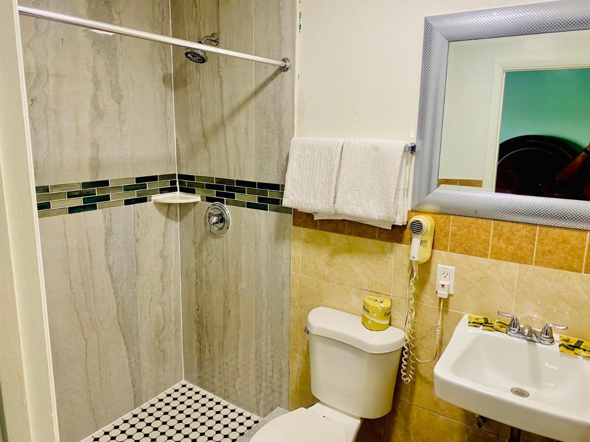 A Fisher'S Inn Motel Лас-Вегас Экстерьер фото